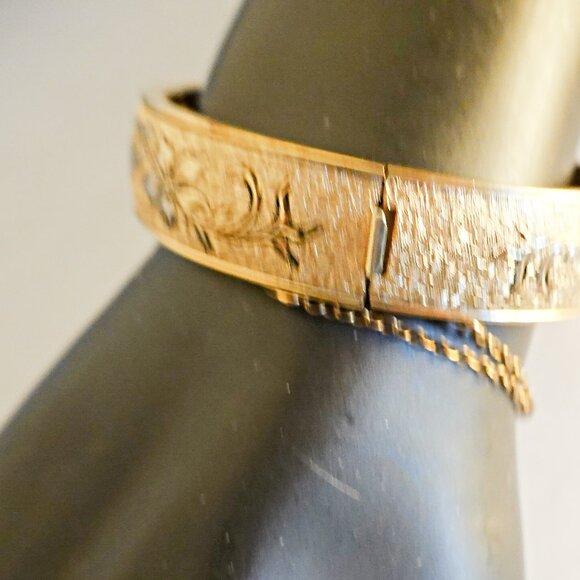 Antique Victorian Gold Filled Wide Hinged Bangle Bracelet - Picture 2 of 3
